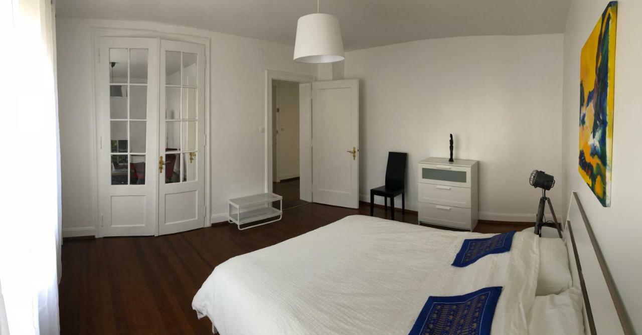 Grand 3 Pieces Stationnement Gratuit Dans La Rue Estrasburgo Exterior foto