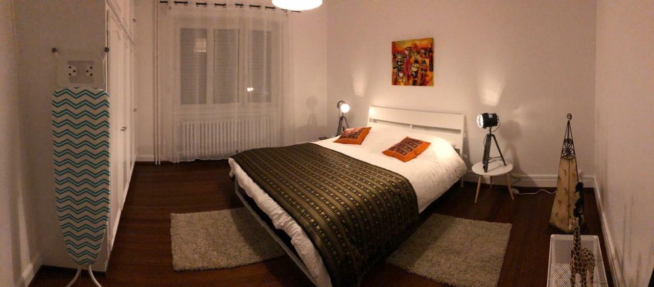 Grand 3 Pieces Stationnement Gratuit Dans La Rue Estrasburgo Exterior foto