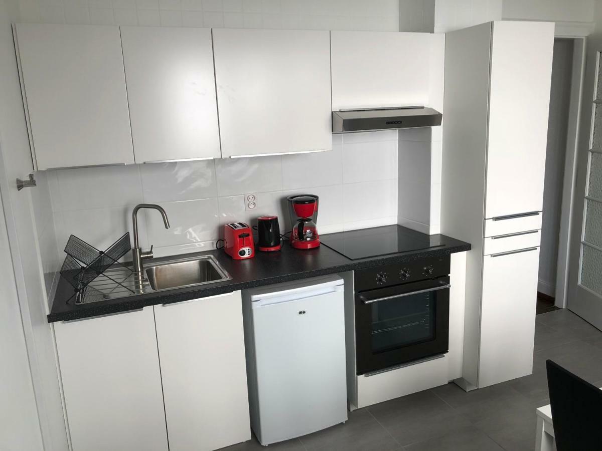 Grand 3 Pieces Stationnement Gratuit Dans La Rue Estrasburgo Exterior foto